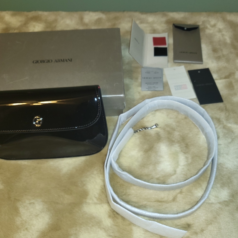 Giorgio Armani Small Patent Leather Shoulder/Crossbody Bag - Picture 4 of 10